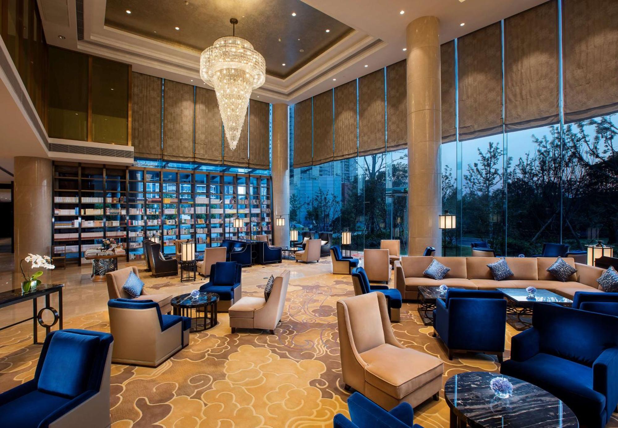 Hilton Wuhan Yangtze Riverside Extérieur photo